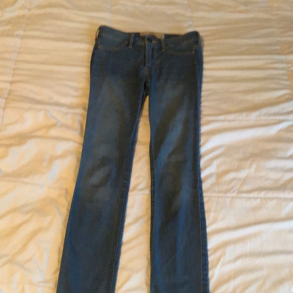 medium wash hollister jeans